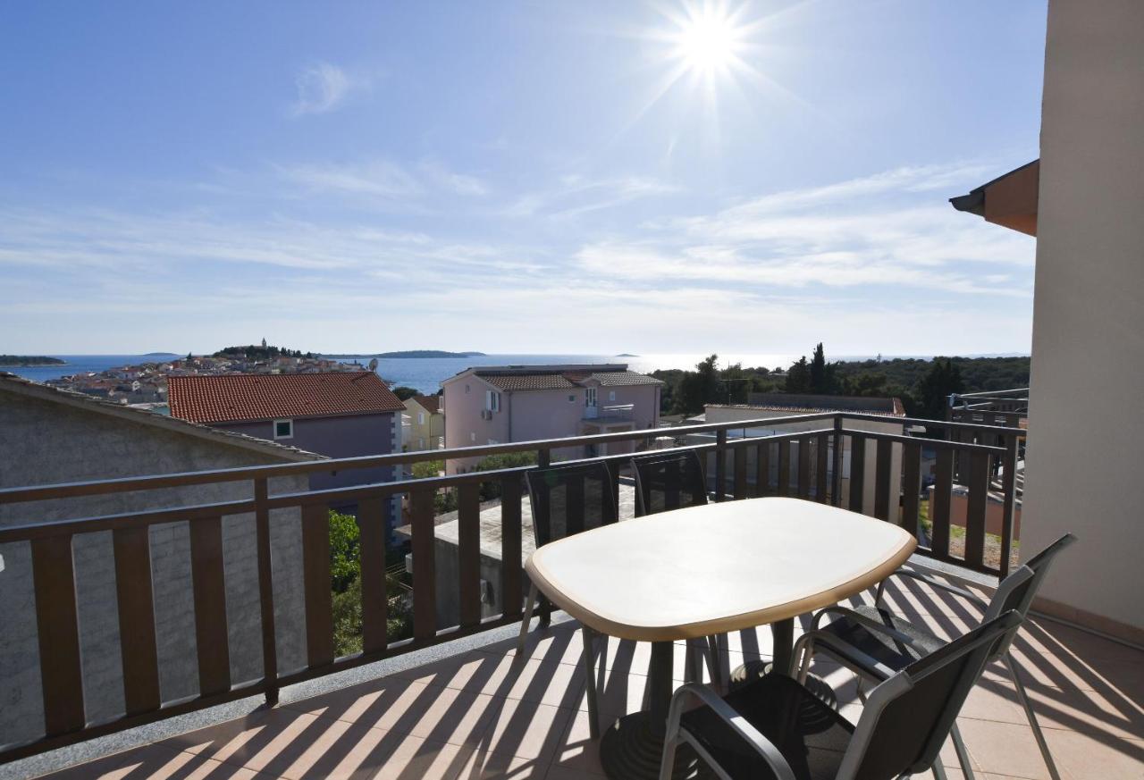 Apartments Karmen I Primošten Buitenkant foto
